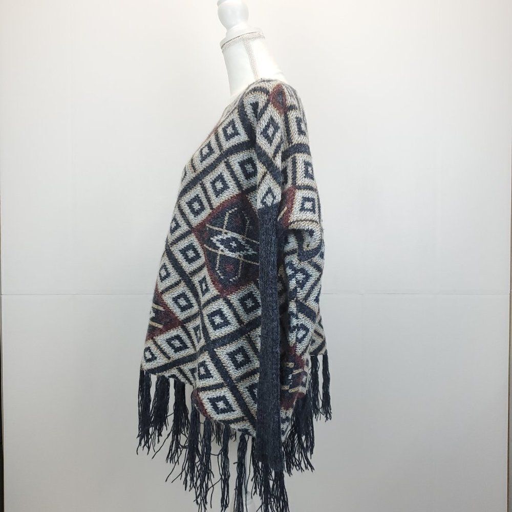 Tea & Rose Aztec Fringe Sweater - Picture 6 of 10